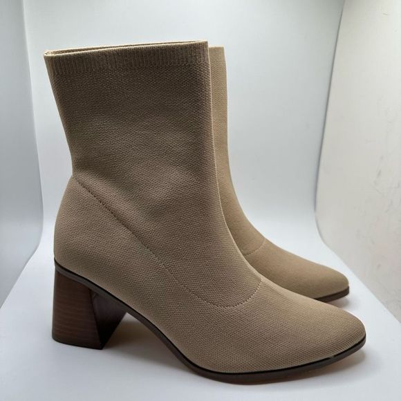 CUSHIONAIRE Women's Stretch boot +Memory Foam 9 TAN - Picture 1 of 7